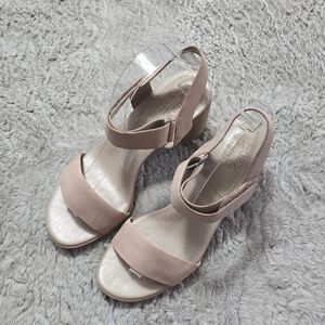 Naturalizer mauve strappy block heels sandals